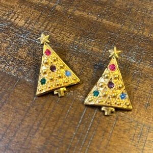 Adorable Christmas tree earrings